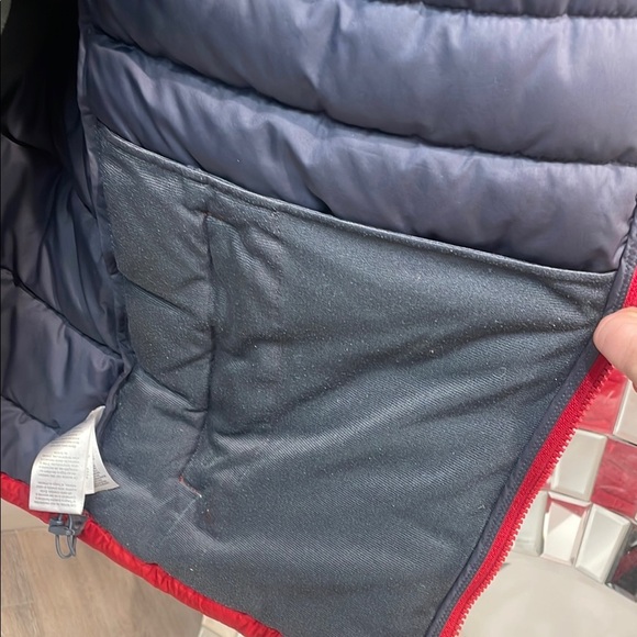 Columbia men’s Red Puffer Jacket like NEW - Picture 5 of 10
